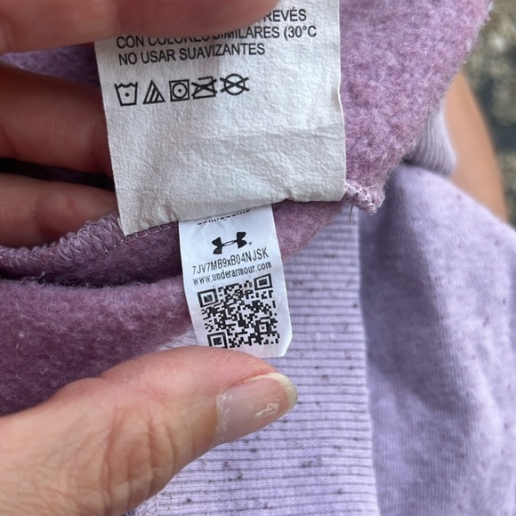 Like new light purple Under Armour sweatshirt - Picture 10 of 13